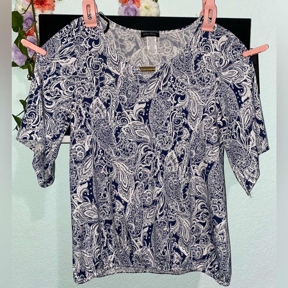 women’s navy and white business casual blouse
